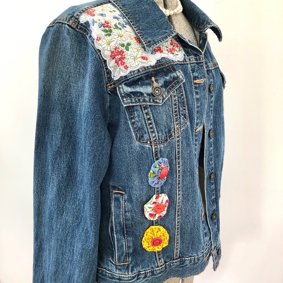 Jean jacket with vintage hankies linens buttons quilts yo-yo’s embroidery 12 - Picture 3 of 10